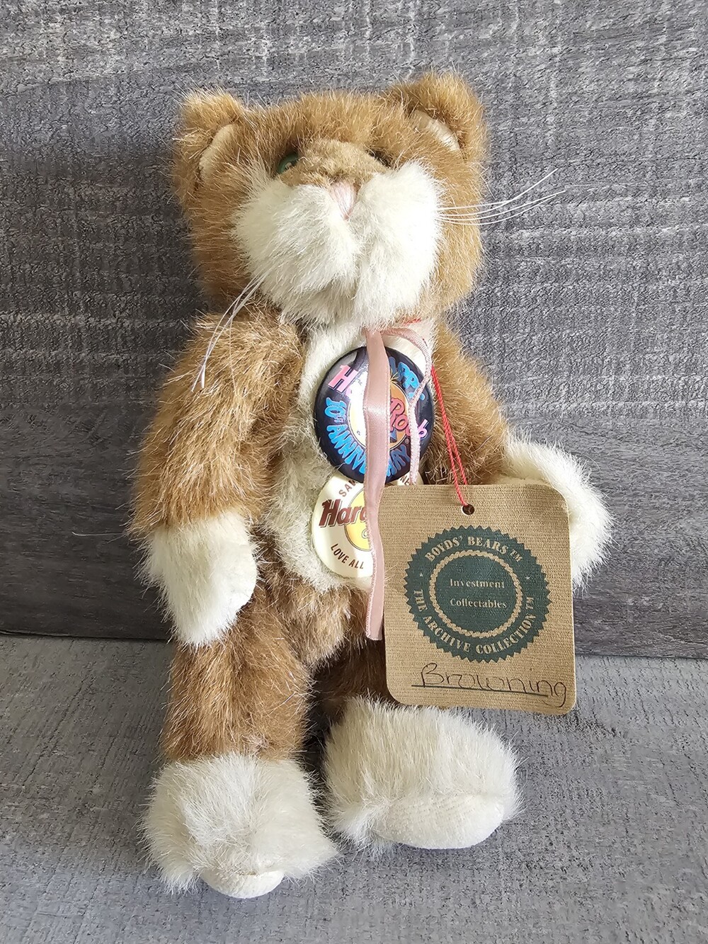 Boyd’s Bears Cat Kitten Brown Cream Green Eyes 9” Jointed W Hard Rock Cafe Pins